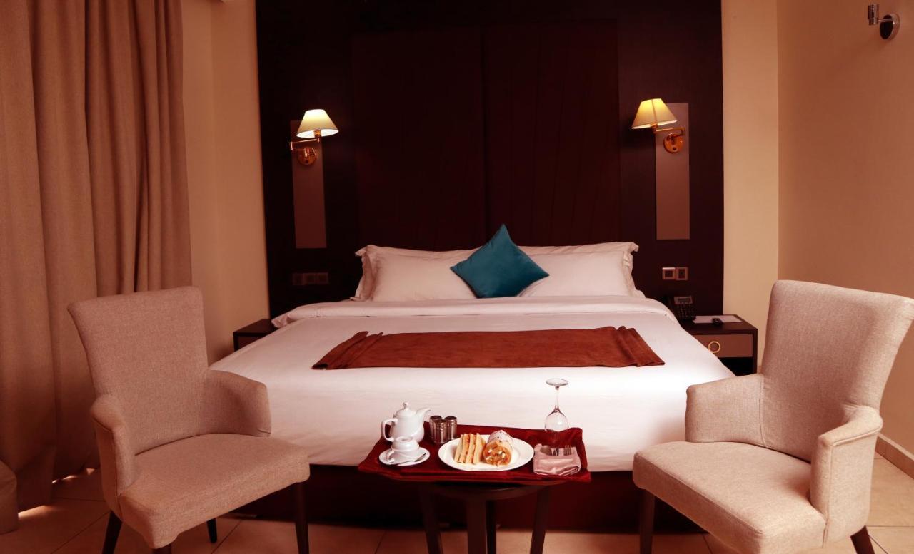 Monty Suites Калабар Экстерьер фото