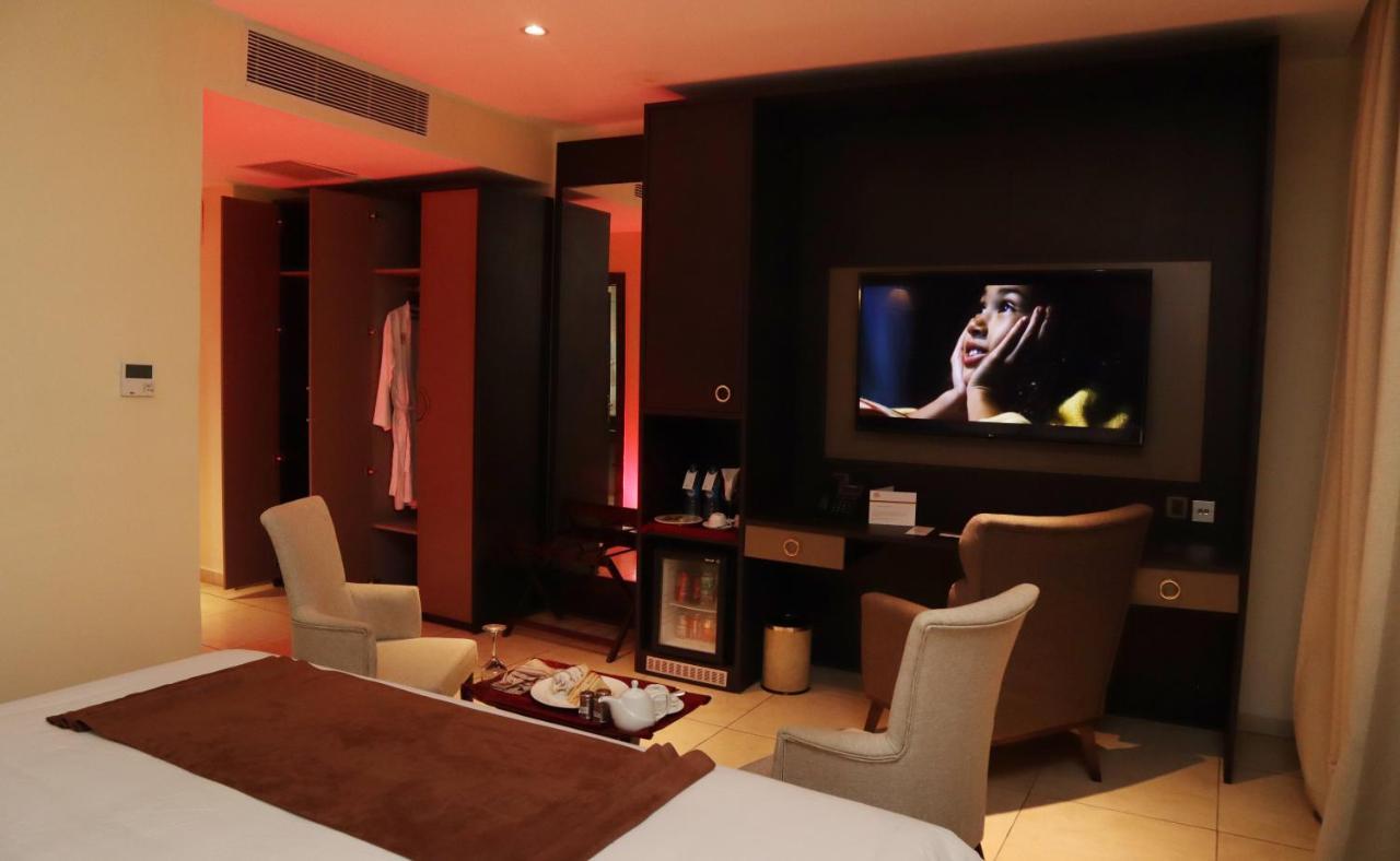 Monty Suites Калабар Экстерьер фото