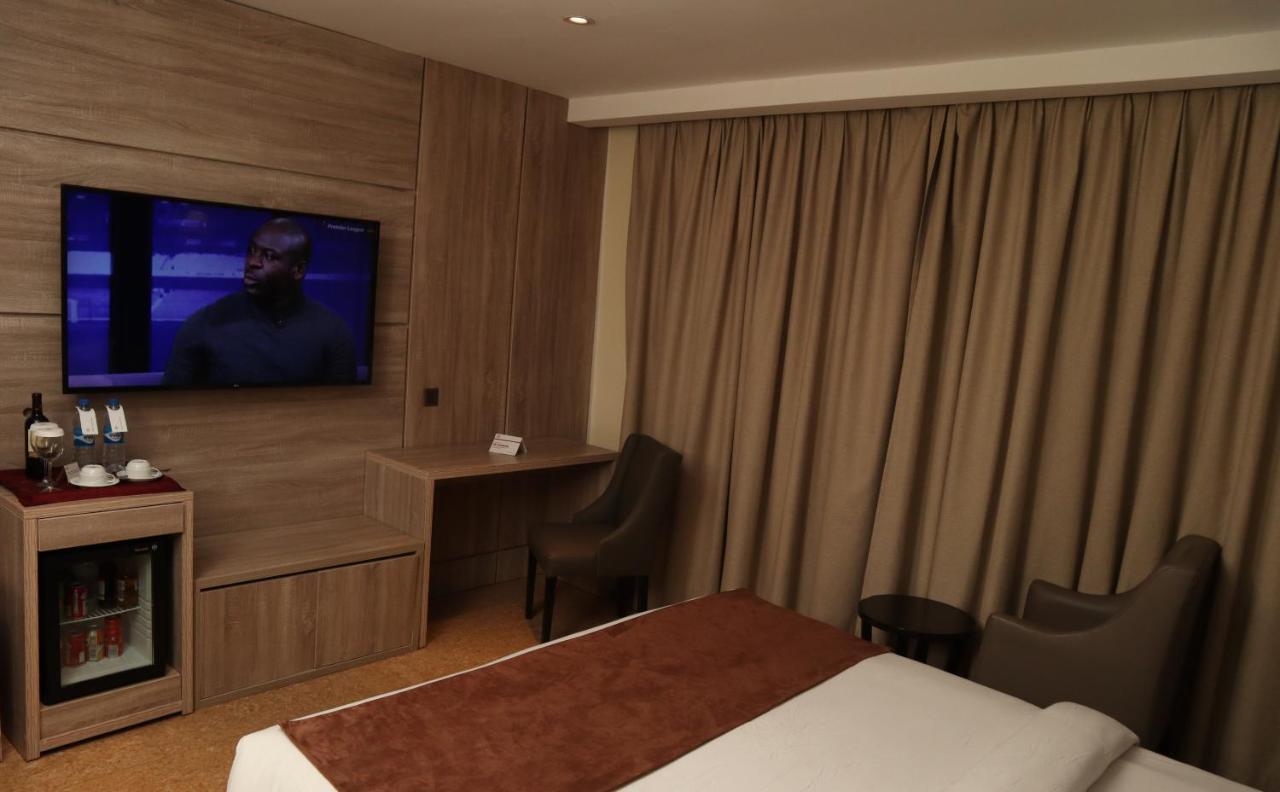 Monty Suites Калабар Экстерьер фото
